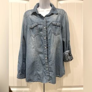 Demon top with cute pearlized button details